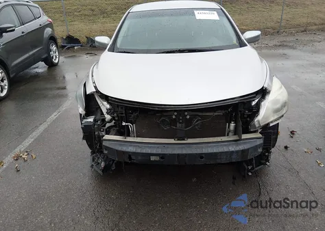 2015 Nissan Altima 2.5 S z USA, uszkodzony, nr VIN 1N4AL3AP5FC266040